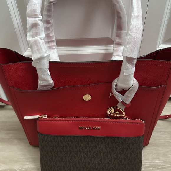 New MICHAEL KORS Maisie Large Pebbled Leather 2-in-1 Tote Bag/with wristlet, Red - Picture 2 of 11